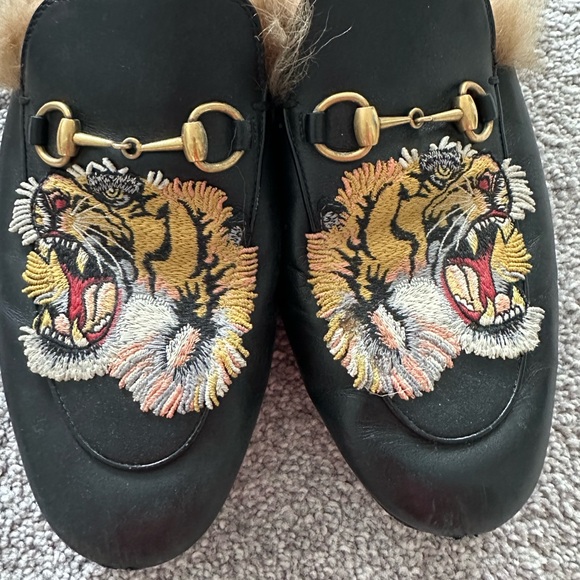 GUCCI Princeton 1955 Horsebit accent mules with fur and tiger embroidery size 38 - Picture 2 of 6